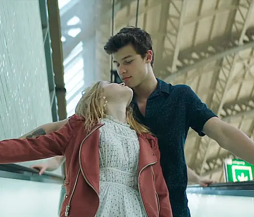 Shawn Mendes se re contra enamora en su nuevo video 